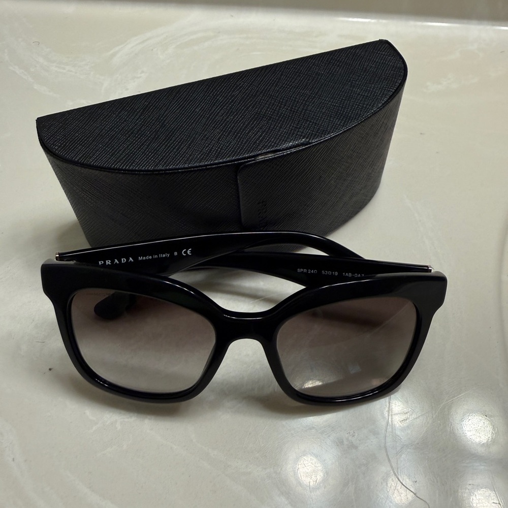 Prada Early 2010s Women's Black Sunglasses